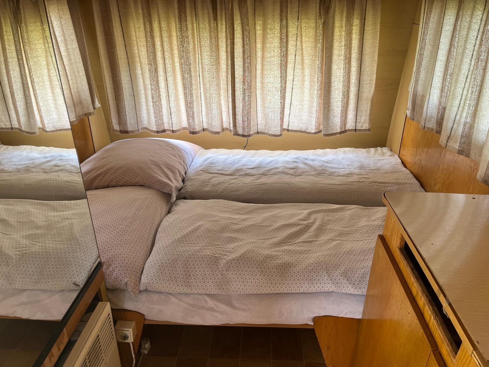 karavan 3 2.jpg